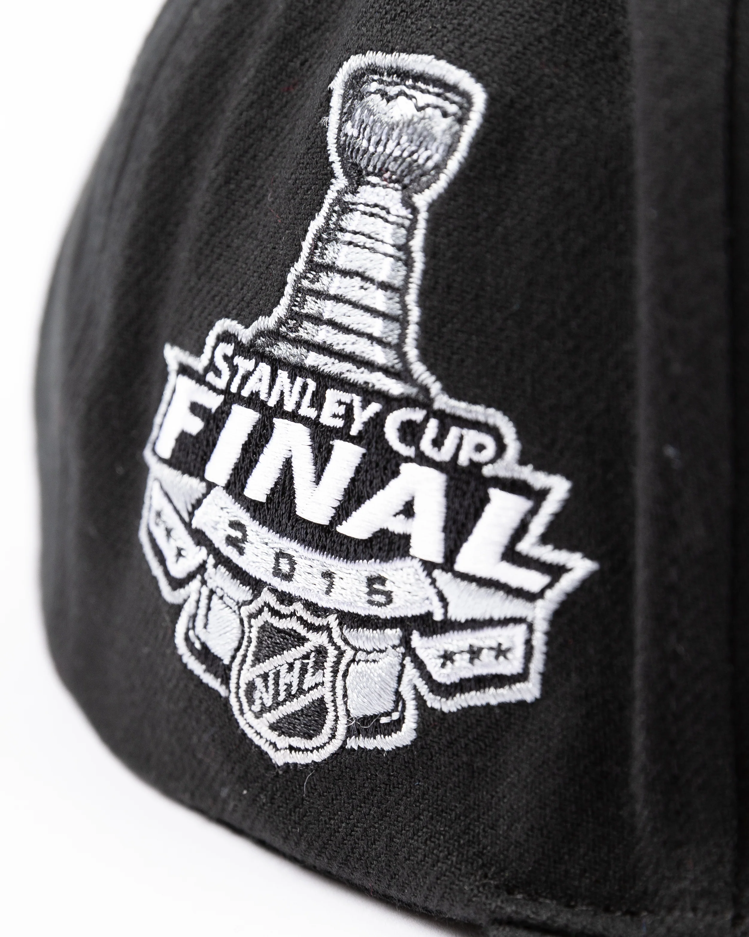 Mitchell & Ness Chicago Blackhawks 2015 Stanley Cup Top Spot Snapback - Image 7
