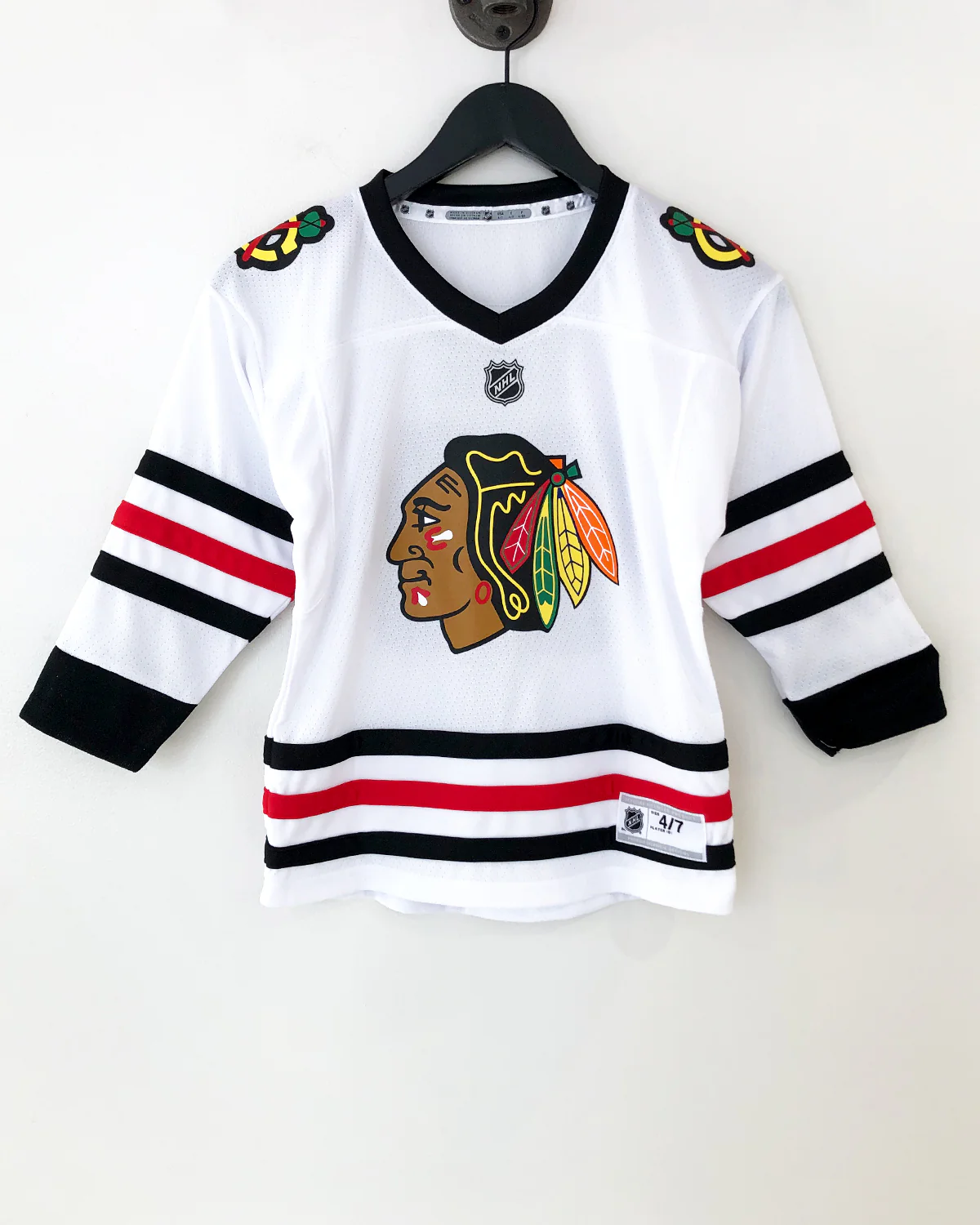 Kids Chicago Blackhawks Blank Away Jersey - Image 4