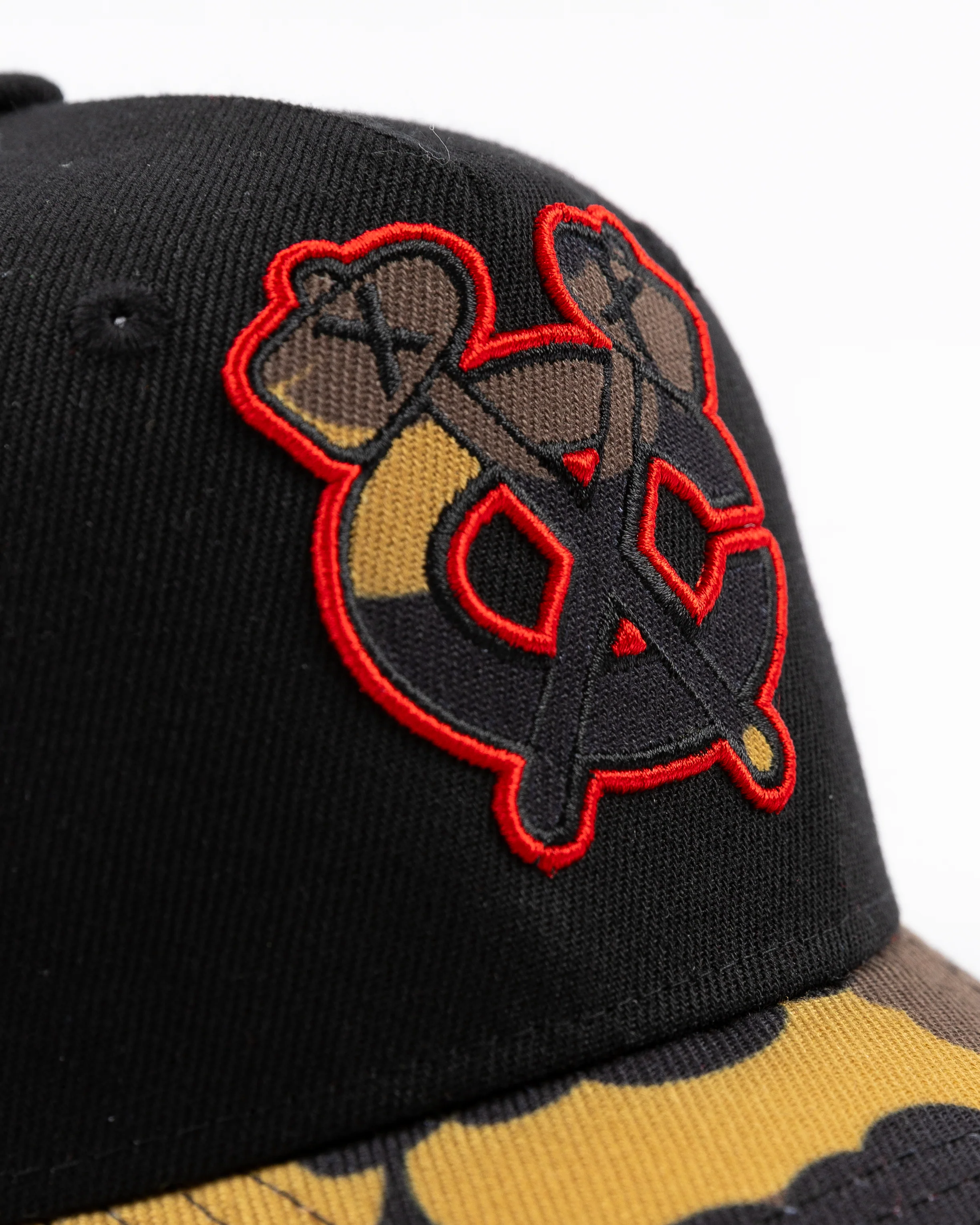 Youth Chicago Blackhawks Camo Mesh Back Trucker Cap - Image 6